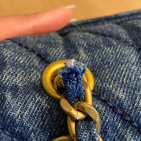 KARL LAGERFELD PARIS
Agyness Shoulder Bag - Picture 8 of 10